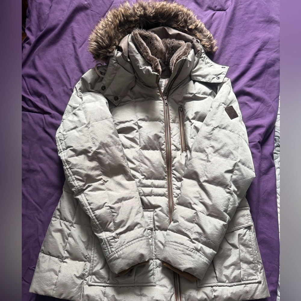 Eddie Bauer Women's Light Gray Puffer Coat size large
